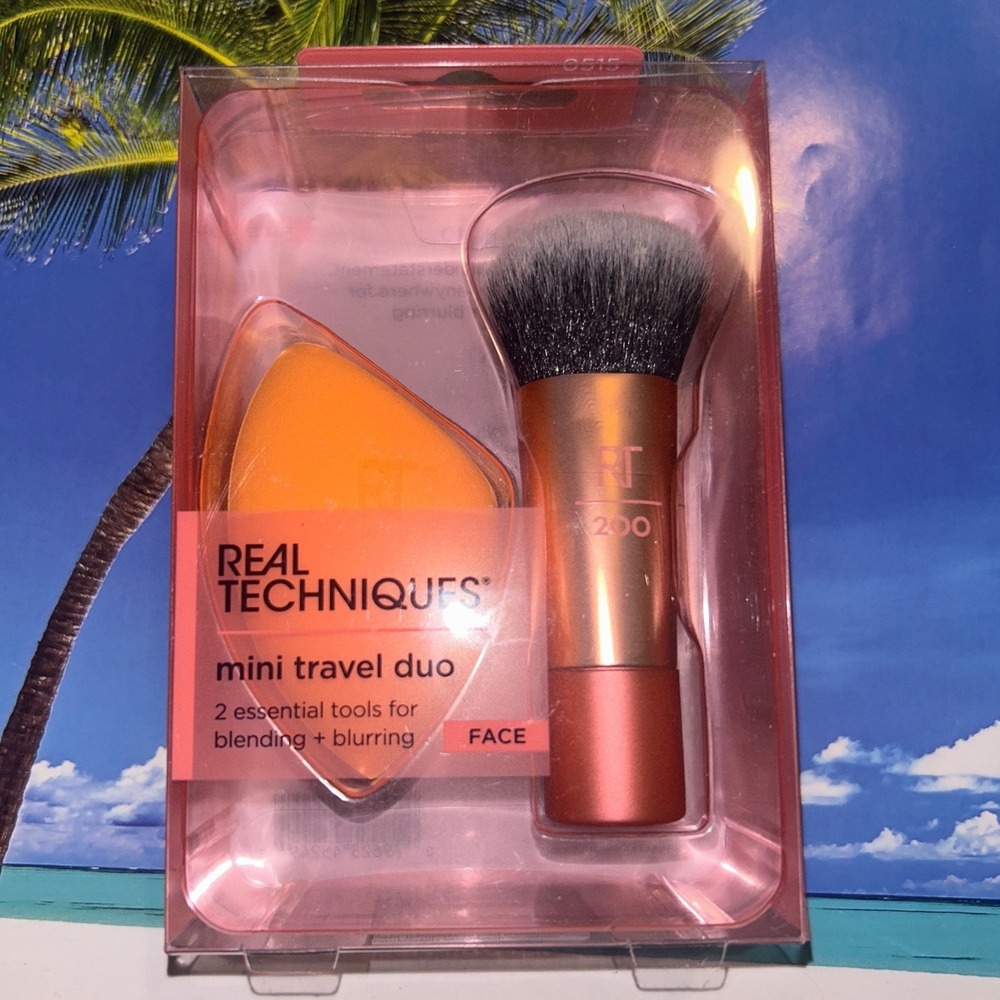 Real Techniques Mini Travel Duo Face Brush 200 and Miracle Complexion Sponge NEW